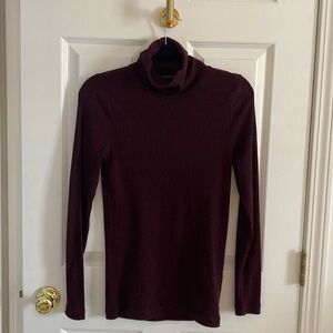 Banana Republic Women’s Turtleneck - Size S
